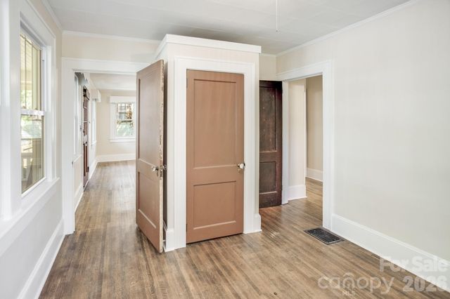 32 Swannanoa Avenue, Asheville, NC 28806