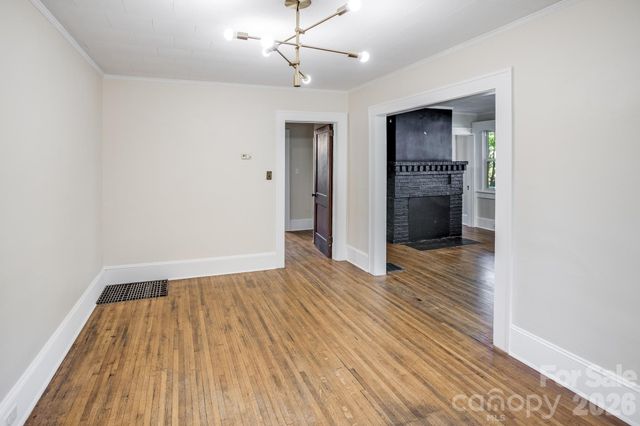 32 Swannanoa Avenue, Asheville, NC 28806