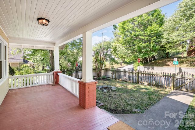 32 Swannanoa Avenue, Asheville, NC 28806