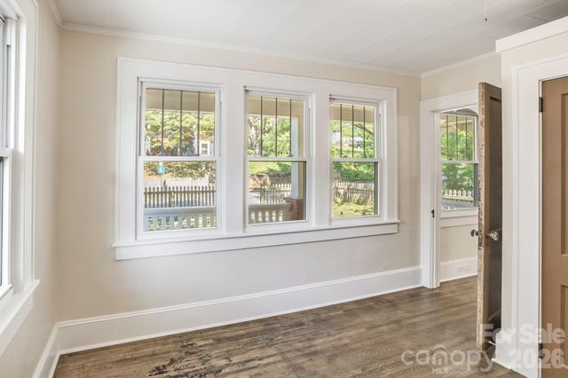 32 Swannanoa Avenue, Asheville, NC 28806