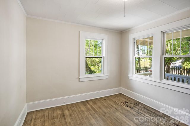 32 Swannanoa Avenue, Asheville, NC 28806