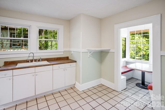 32 Swannanoa Avenue, Asheville, NC 28806
