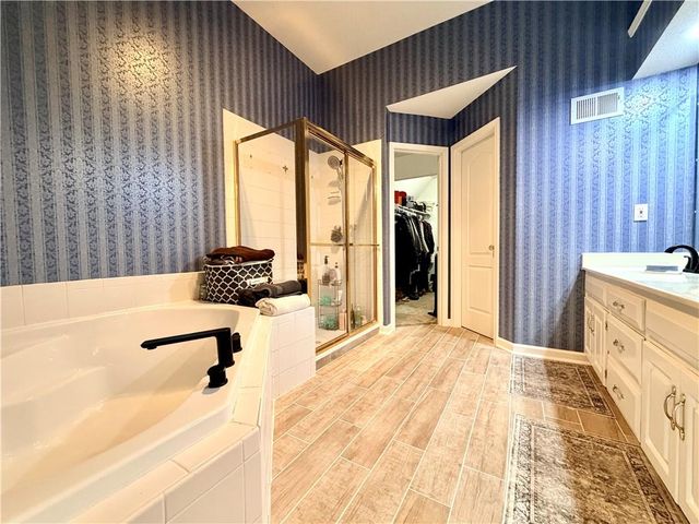 13920 W 143RD Court, Olathe, KS 66062