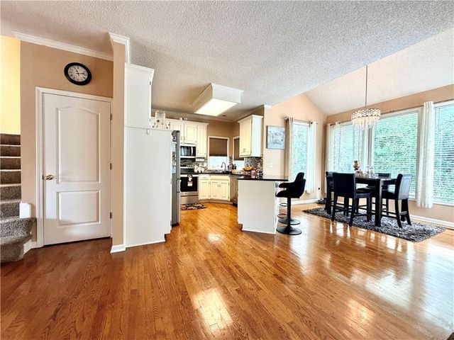 13920 W 143RD Court, Olathe, KS 66062
