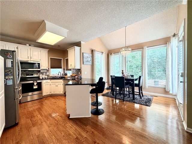 13920 W 143RD Court, Olathe, KS 66062