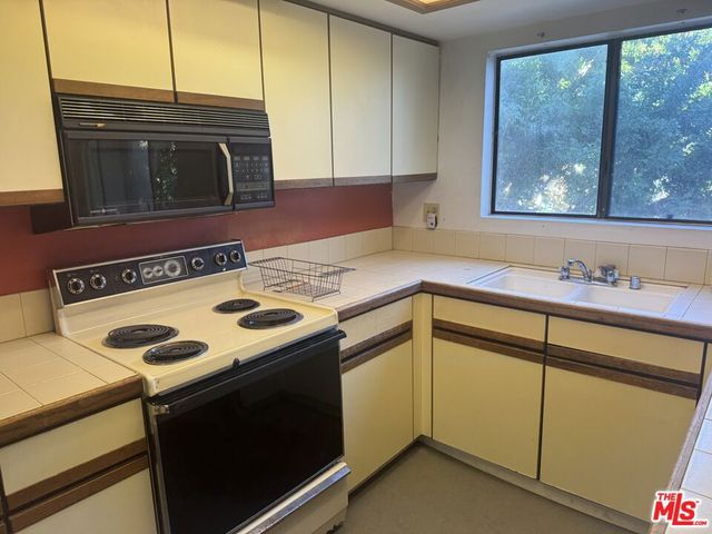 5000 S Centinela Avenue 243, Los Angeles, CA 90066