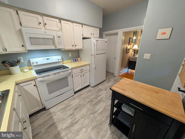 218 CUMBERLAND ST, Harrisburg, PA 17102