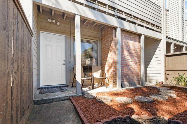1663 Prairie Grove Drive, Houston, TX 77077