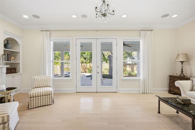 4117 W AZEELE STREET, Tampa, FL 33609