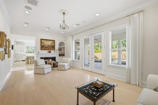 4117 W AZEELE STREET, Tampa, FL 33609