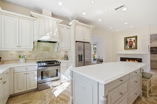 4117 W AZEELE STREET, Tampa, FL 33609