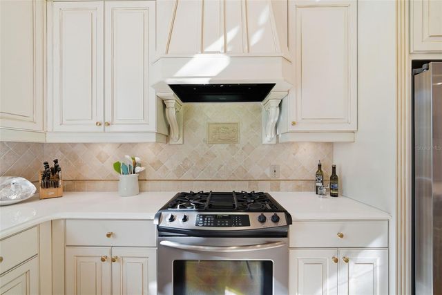 4117 W AZEELE STREET, Tampa, FL 33609