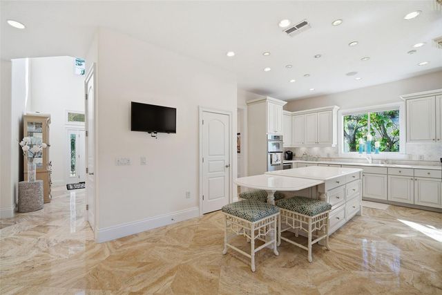 4117 W AZEELE STREET, Tampa, FL 33609