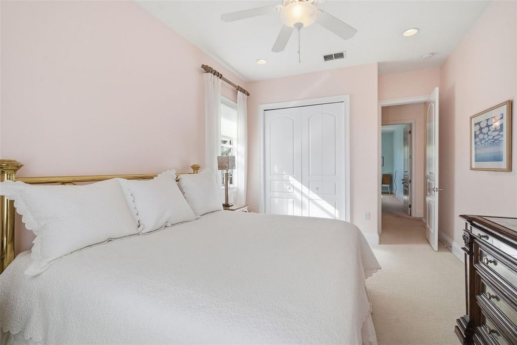 Image 15 of property listing at 4117 W AZEELE STREET, Tampa, FL 33609