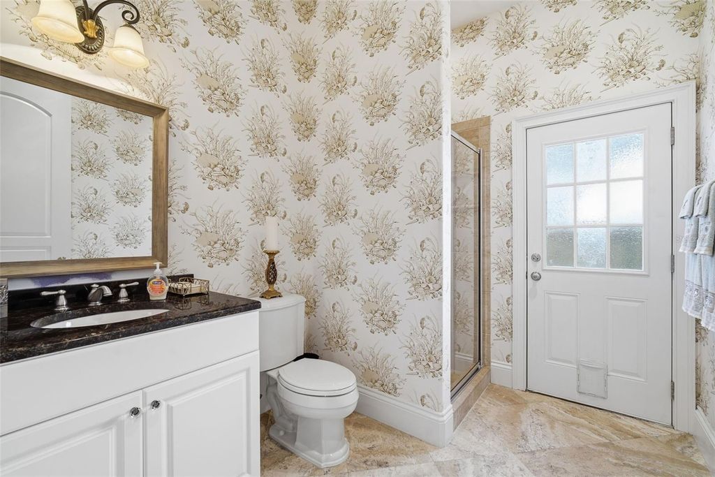 Image 19 of property listing at 4117 W AZEELE STREET, Tampa, FL 33609