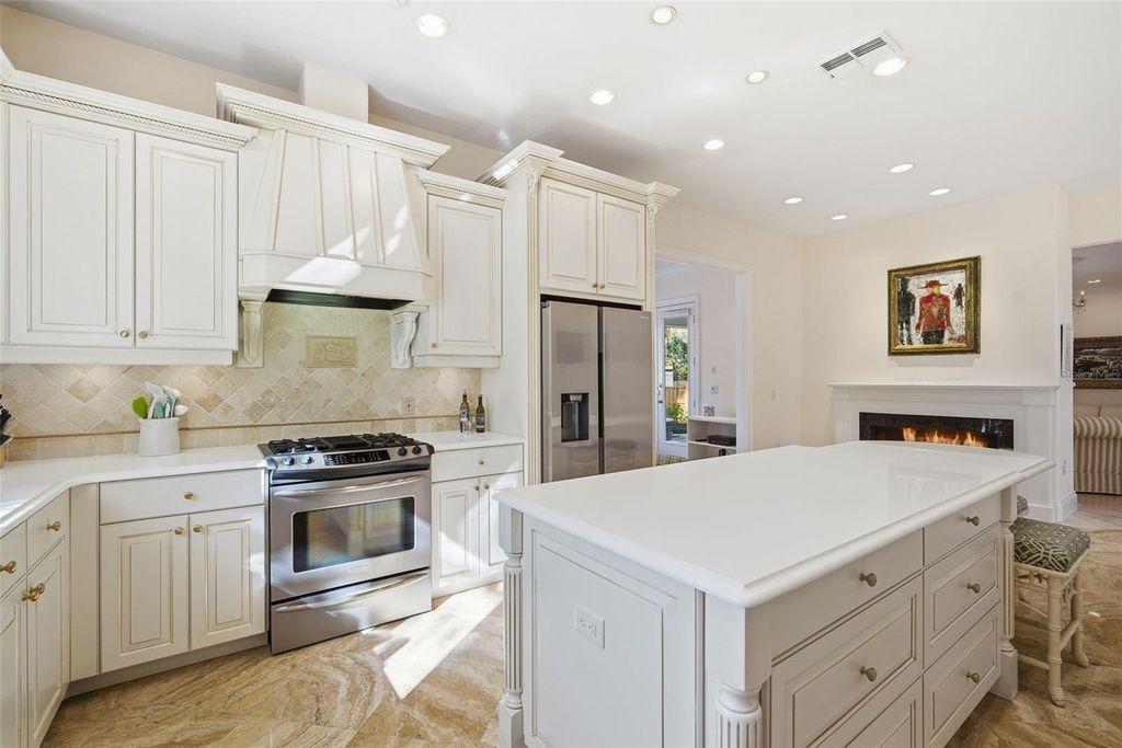 Image 22 of property listing at 4117 W AZEELE STREET, Tampa, FL 33609