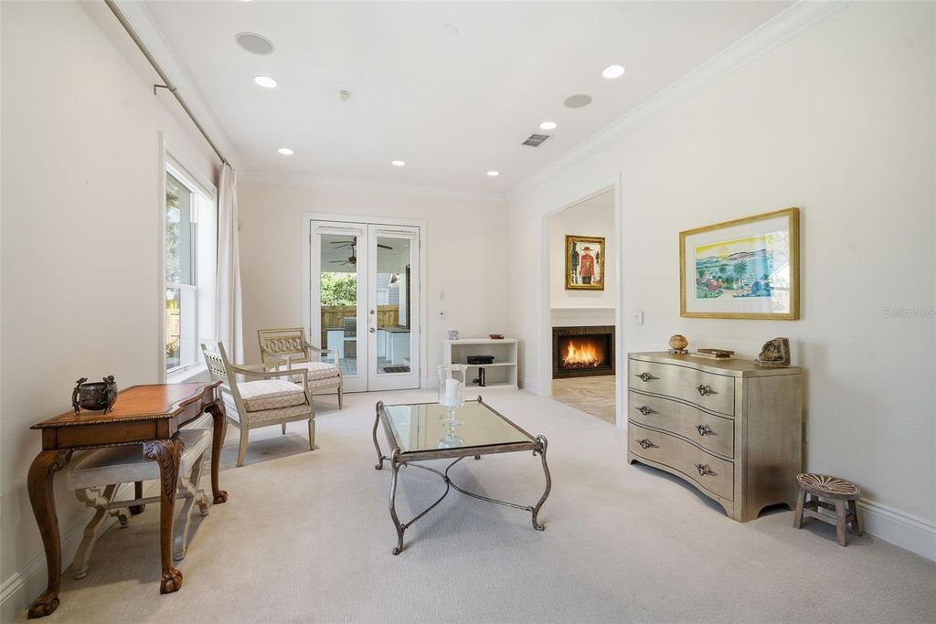 Image 26 of property listing at 4117 W AZEELE STREET, Tampa, FL 33609