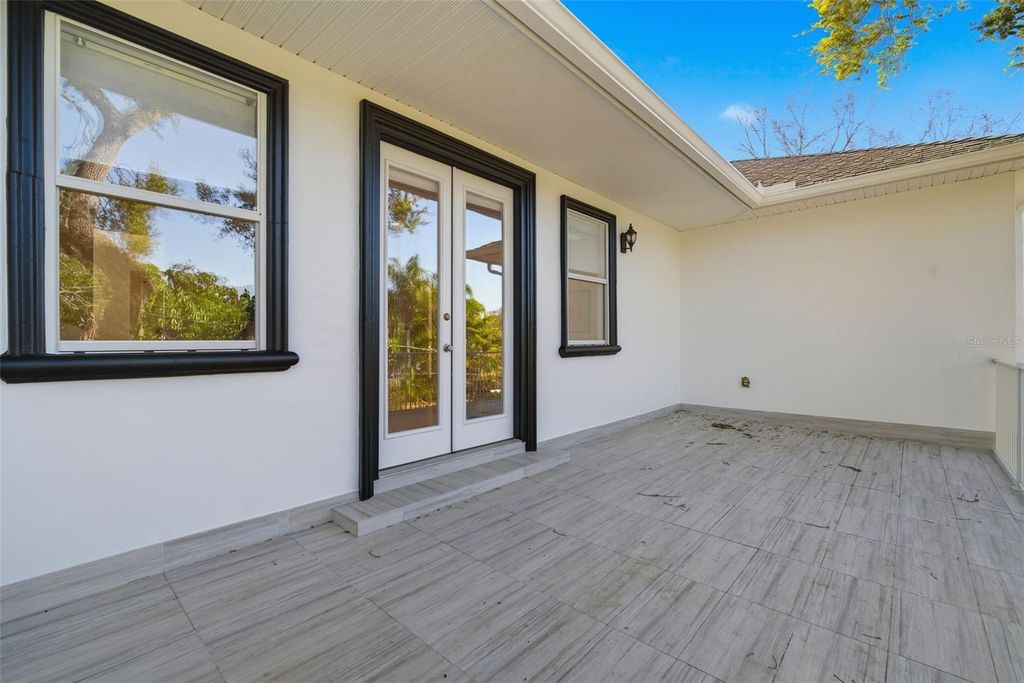 Image 47 of property listing at 4117 W AZEELE STREET, Tampa, FL 33609