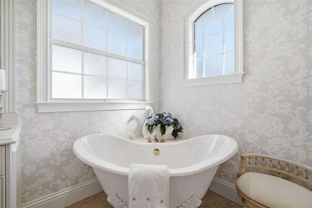 Image 54 of property listing at 4117 W AZEELE STREET, Tampa, FL 33609