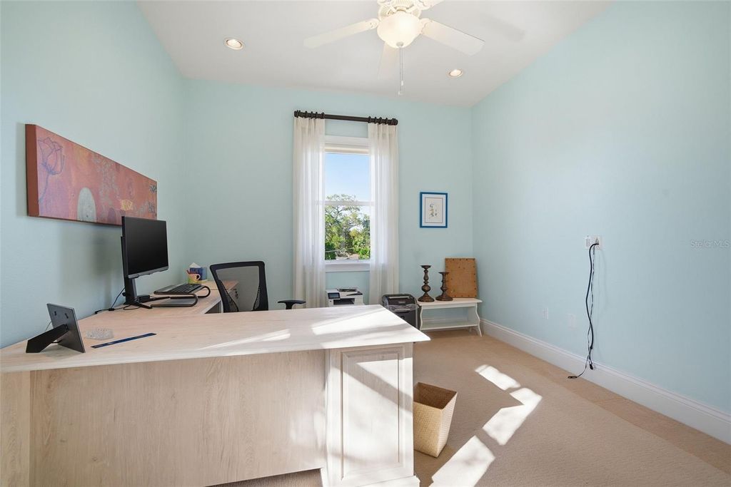 Image 58 of property listing at 4117 W AZEELE STREET, Tampa, FL 33609