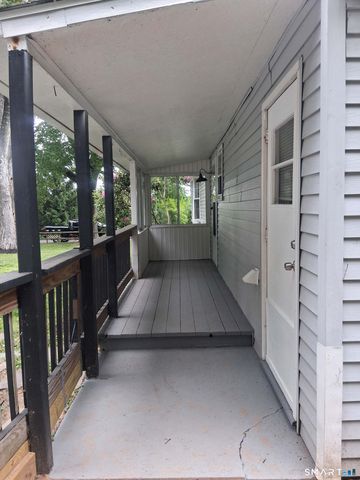 17 Ballou Road, Branford, CT 06405