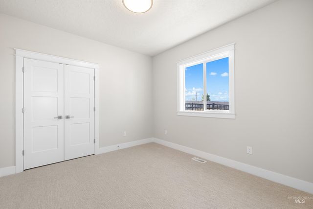 9528 Green Cottage Ave, Kuna, ID 83634