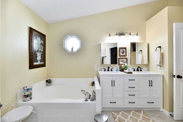 11893 Cedar Drive, Fishers, IN 46037