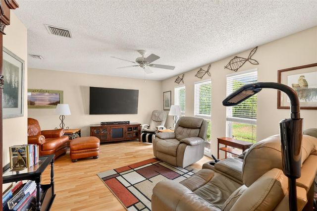 5 LONESOME PINE TRAIL, Yalaha, FL 34797