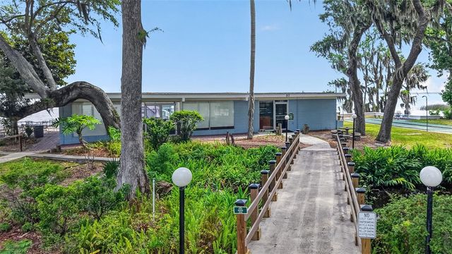 5 LONESOME PINE TRAIL, Yalaha, FL 34797