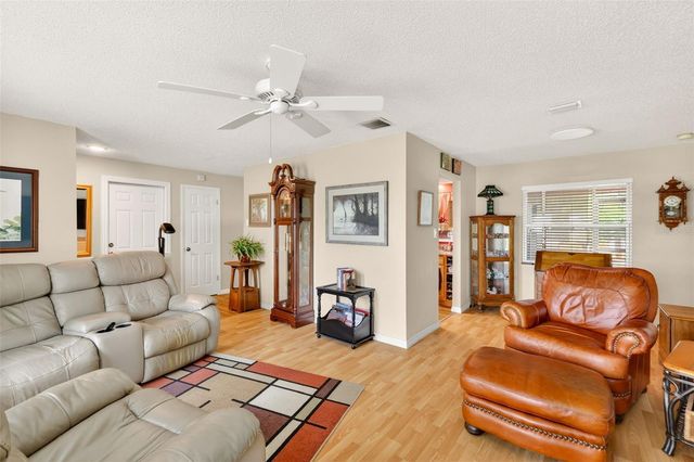 5 LONESOME PINE TRAIL, Yalaha, FL 34797