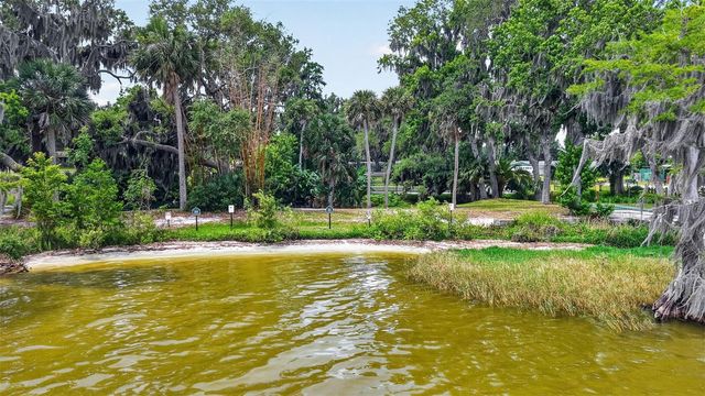 5 LONESOME PINE TRAIL, Yalaha, FL 34797