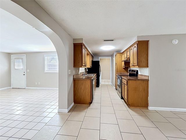 808 FALKIRK AVENUE, Valrico, FL 33594