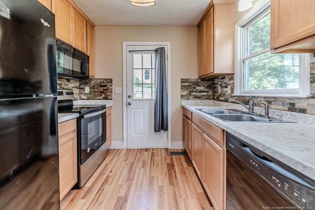 937 Glen Reilly Drive, Fayetteville, NC 28314