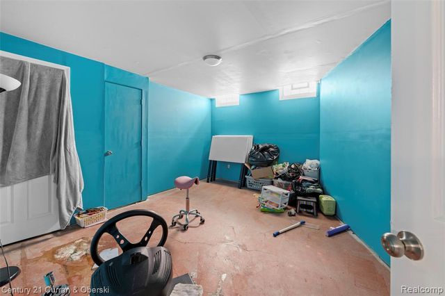 1399 Elmhurst Street, Canton, MI 48187