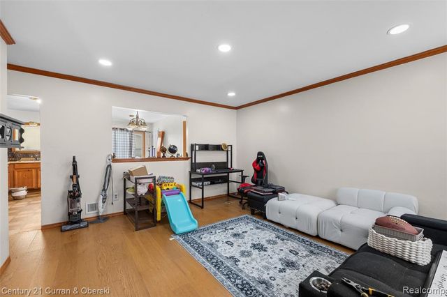 1399 Elmhurst Street, Canton, MI 48187