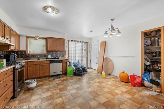 1399 Elmhurst Street, Canton, MI 48187