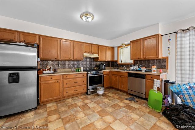 1399 Elmhurst Street, Canton, MI 48187