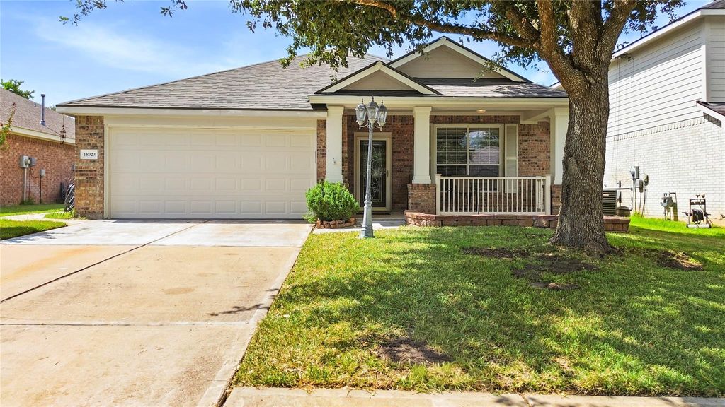 18923 Knobby Oaks Place, Magnolia, TX 77355