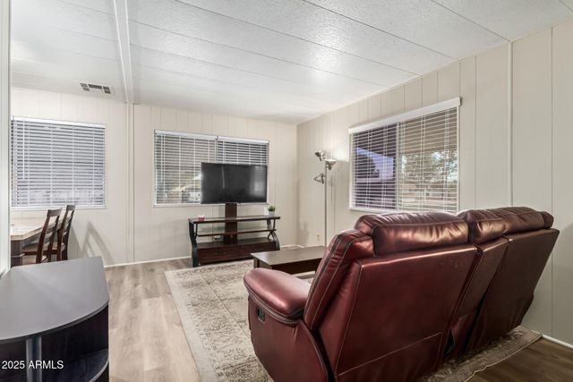 2650 W UNION HILLS Drive 112, Phoenix, AZ 85027