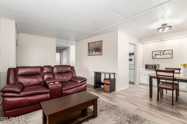 2650 W UNION HILLS Drive 112, Phoenix, AZ 85027