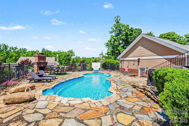 515 Academy Street, Mcadenville, NC 28101
