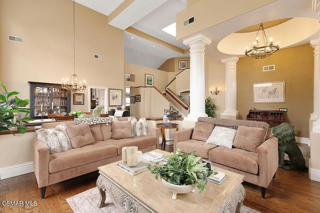 136 Heath Meadow Place, Simi Valley, CA 93065