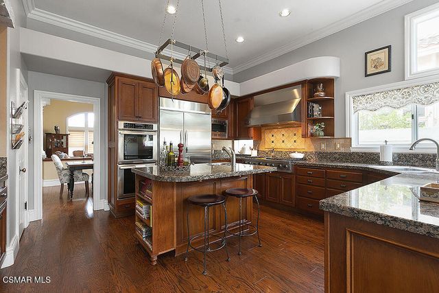 136 Heath Meadow Place, Simi Valley, CA 93065