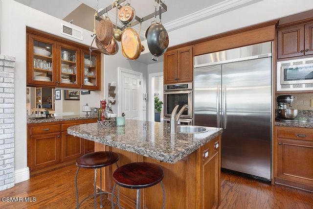 136 Heath Meadow Place, Simi Valley, CA 93065