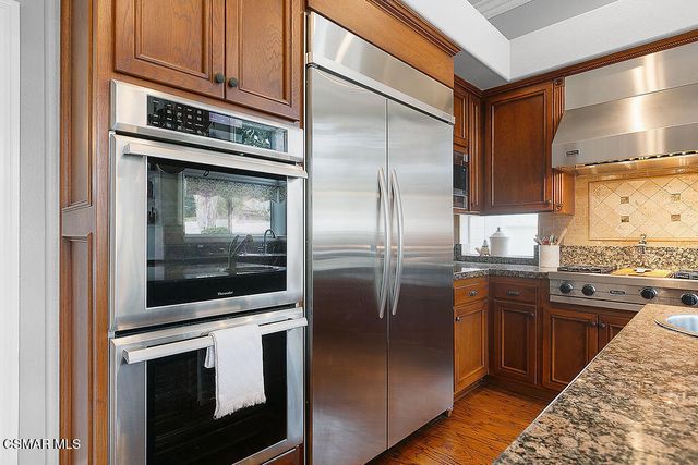 136 Heath Meadow Place, Simi Valley, CA 93065