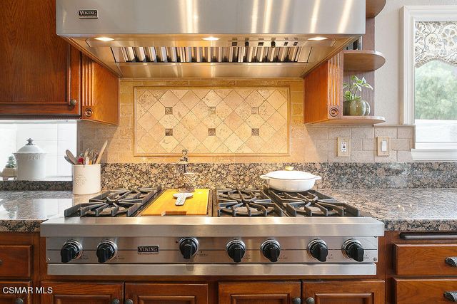 136 Heath Meadow Place, Simi Valley, CA 93065