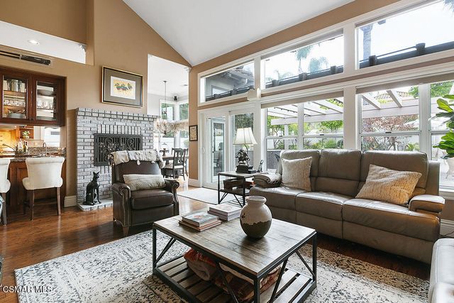 136 Heath Meadow Place, Simi Valley, CA 93065