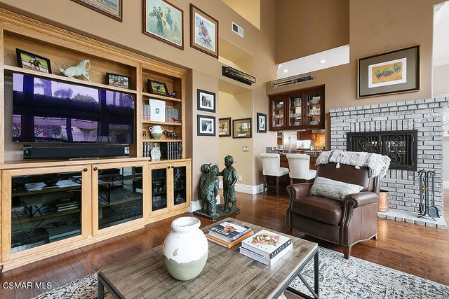 136 Heath Meadow Place, Simi Valley, CA 93065