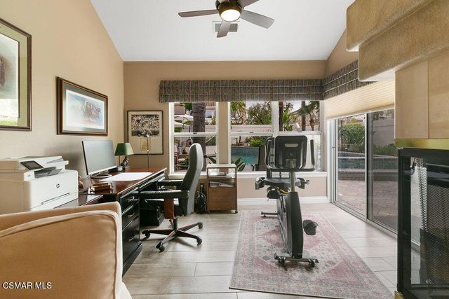 136 Heath Meadow Place, Simi Valley, CA 93065
