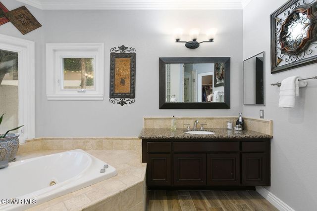 136 Heath Meadow Place, Simi Valley, CA 93065